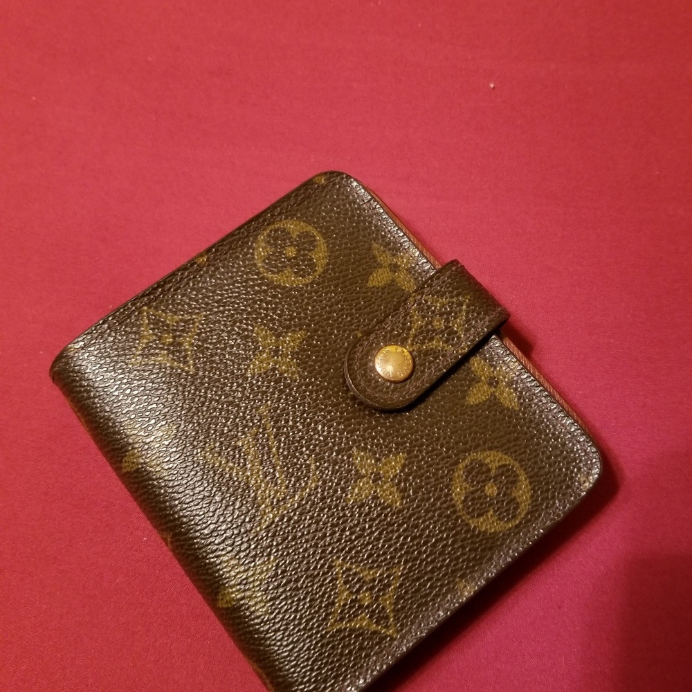 🚫SOLD🚫Authentic Louis Vuitton wallet